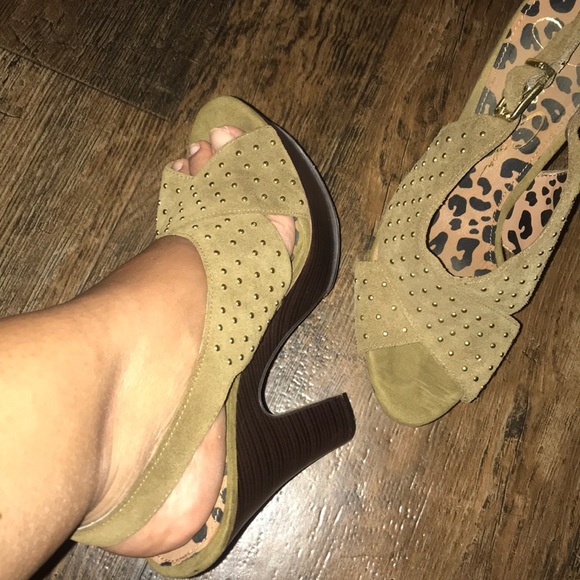 Jessica Simpson Shoes - Jessica Simpson platform heels